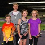 <span class="dquo">„</span>Die Halle muss bleiben“: Tennis-Talent Anton Sommerwerk (hinten) mit Jonas, Greta und Mira (v.l.) (Foto: S. Dittmann)